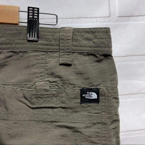 The North Face Cargo Shorts Olive Green - Picture 4 of 9